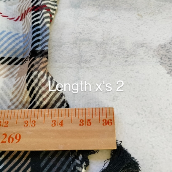 NWT Vera Bradley Scarf Rectangle Oblong Perfectly Plaid Tassel - Picture 8 of 9